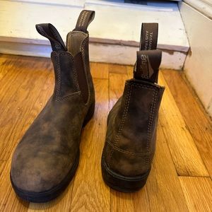 Blundstone: WOMEN'S CLASSICS CHELSEA BOOTS - RUSTIC BROWN